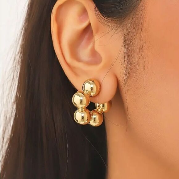 Geometric Sphere Ball C-Shaped Earrings Gold or Silver Tone - Picture 9 of 9